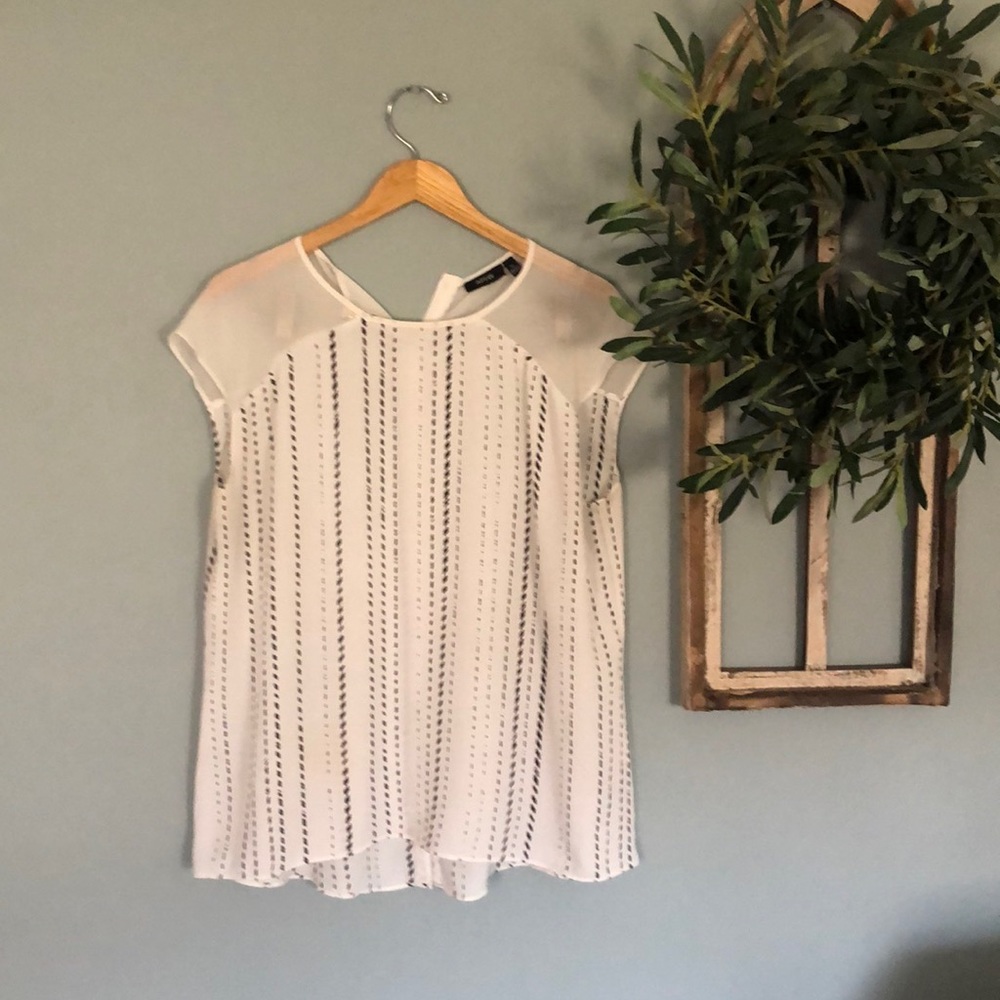 Apt.9 size XL t-shirt style blouse